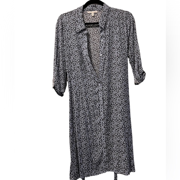 VICTORIA’S SECRET Lightweight Shirt Dress with Buttons - Picture 2 of 8